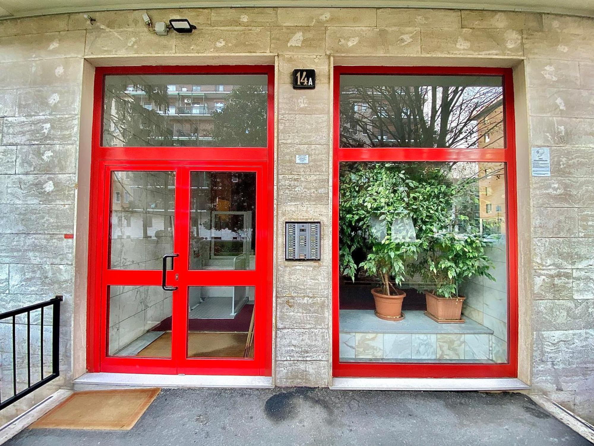 Navigli Style, Tra Metropolitana Famagosta, Comfort E Modernita Apartment Milan Bagian luar foto